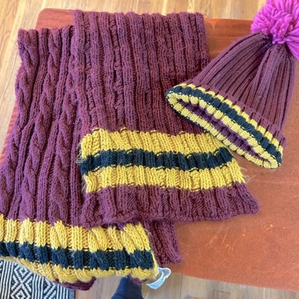 Scarf and hat set